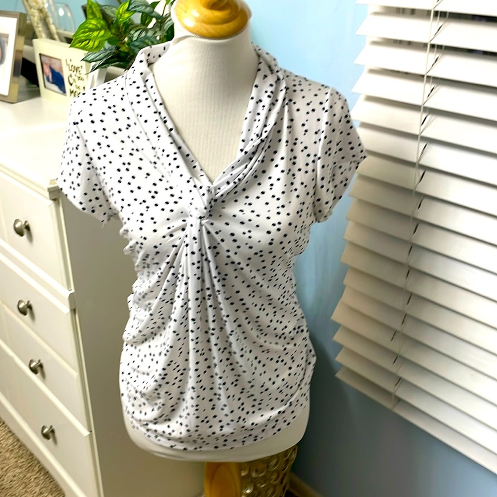 Black and whitete pokadot top